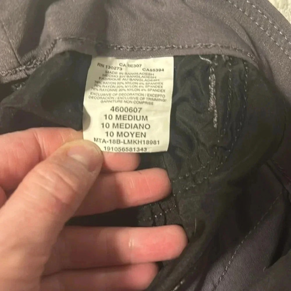 Lee Women's Capris in Dark Gray - Picture 4 of 6